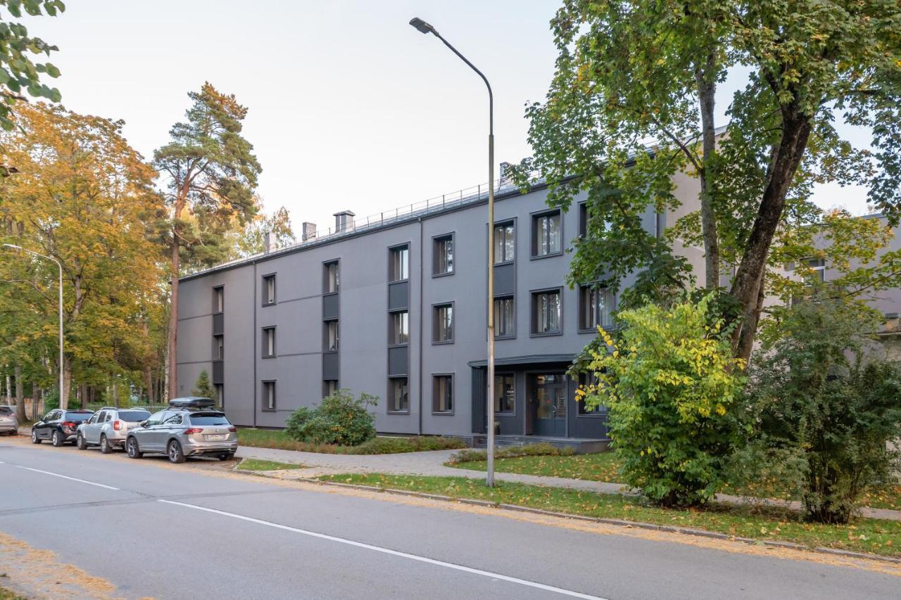 Peaceful 1-Bedroom Apartment In 100M From Beach, Free Street Parking, Near Forest Park Jūrkalne Eksteriør bilde