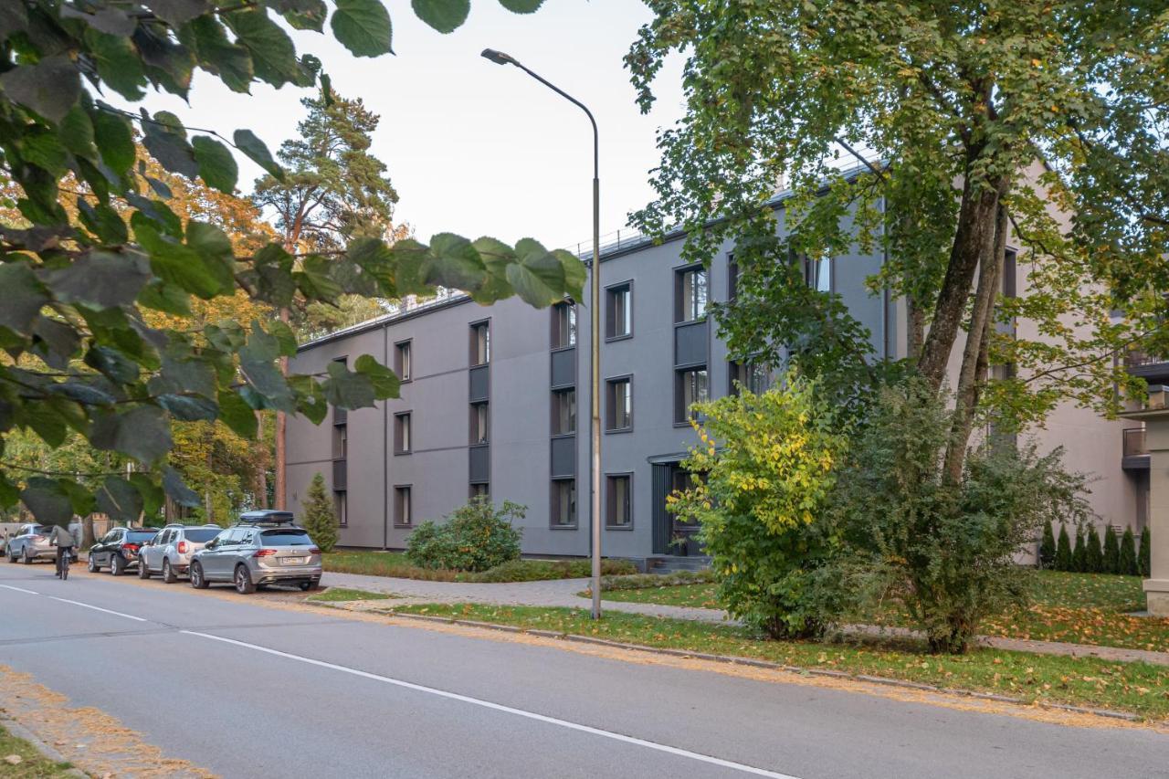 Peaceful 1-Bedroom Apartment In 100M From Beach, Free Street Parking, Near Forest Park Jūrkalne Eksteriør bilde
