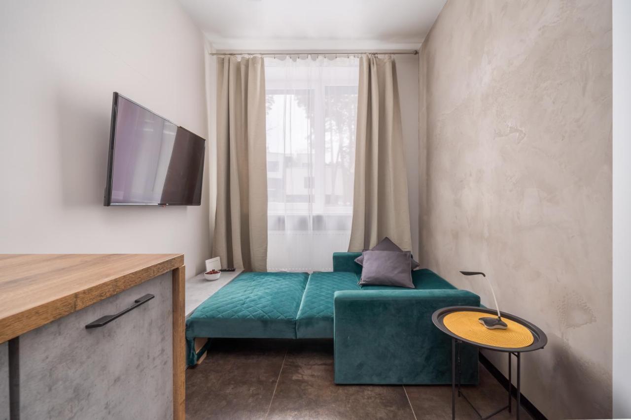 Peaceful 1-Bedroom Apartment In 100M From Beach, Free Street Parking, Near Forest Park Jūrkalne Eksteriør bilde